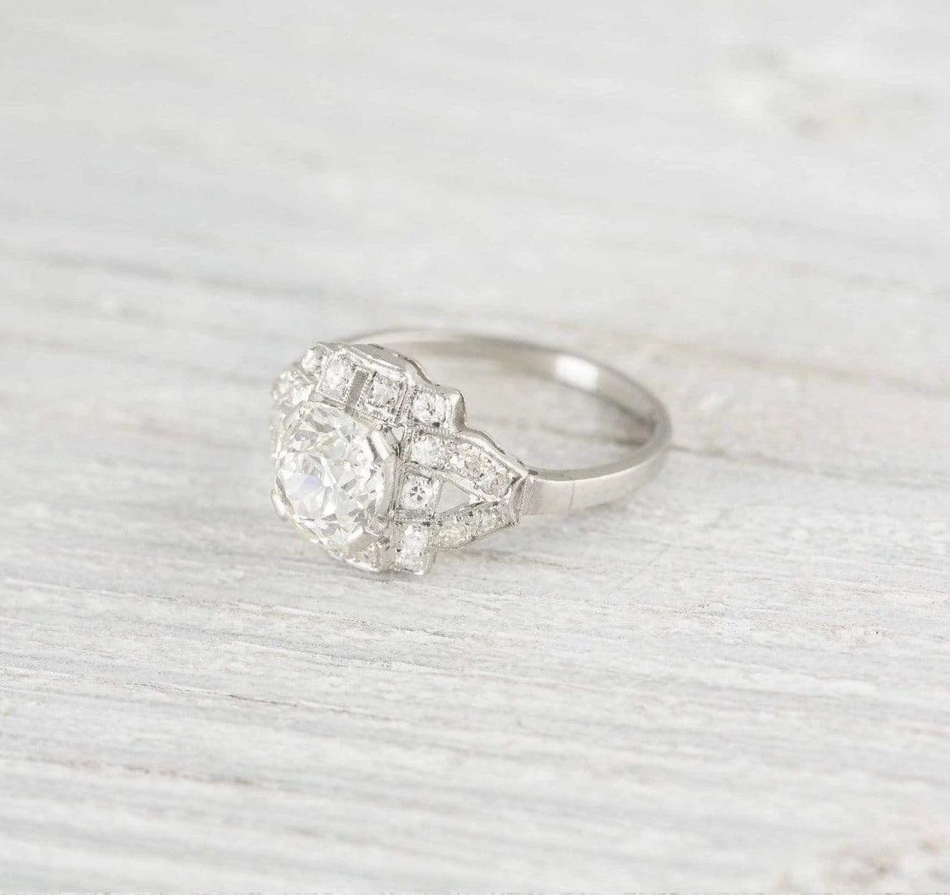 1.05 Carat Vintage Diamond Art Deco Engagement Ring