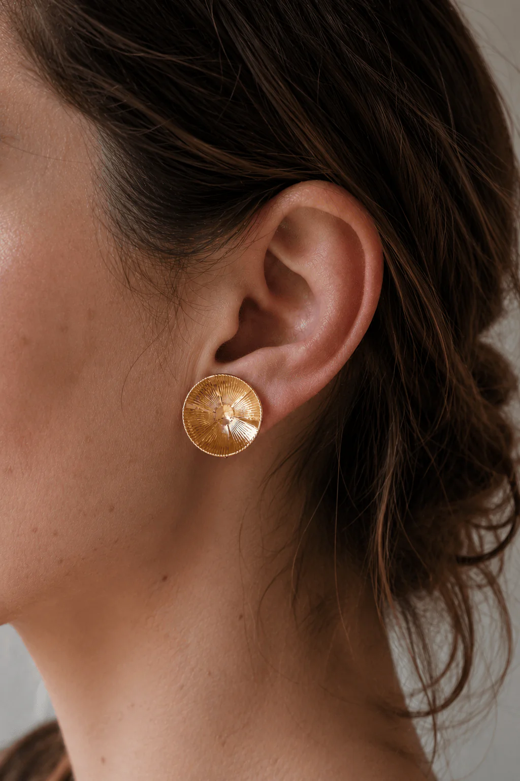 Tiffany & Co. Gold Retro Vintage Earclips - Image 2