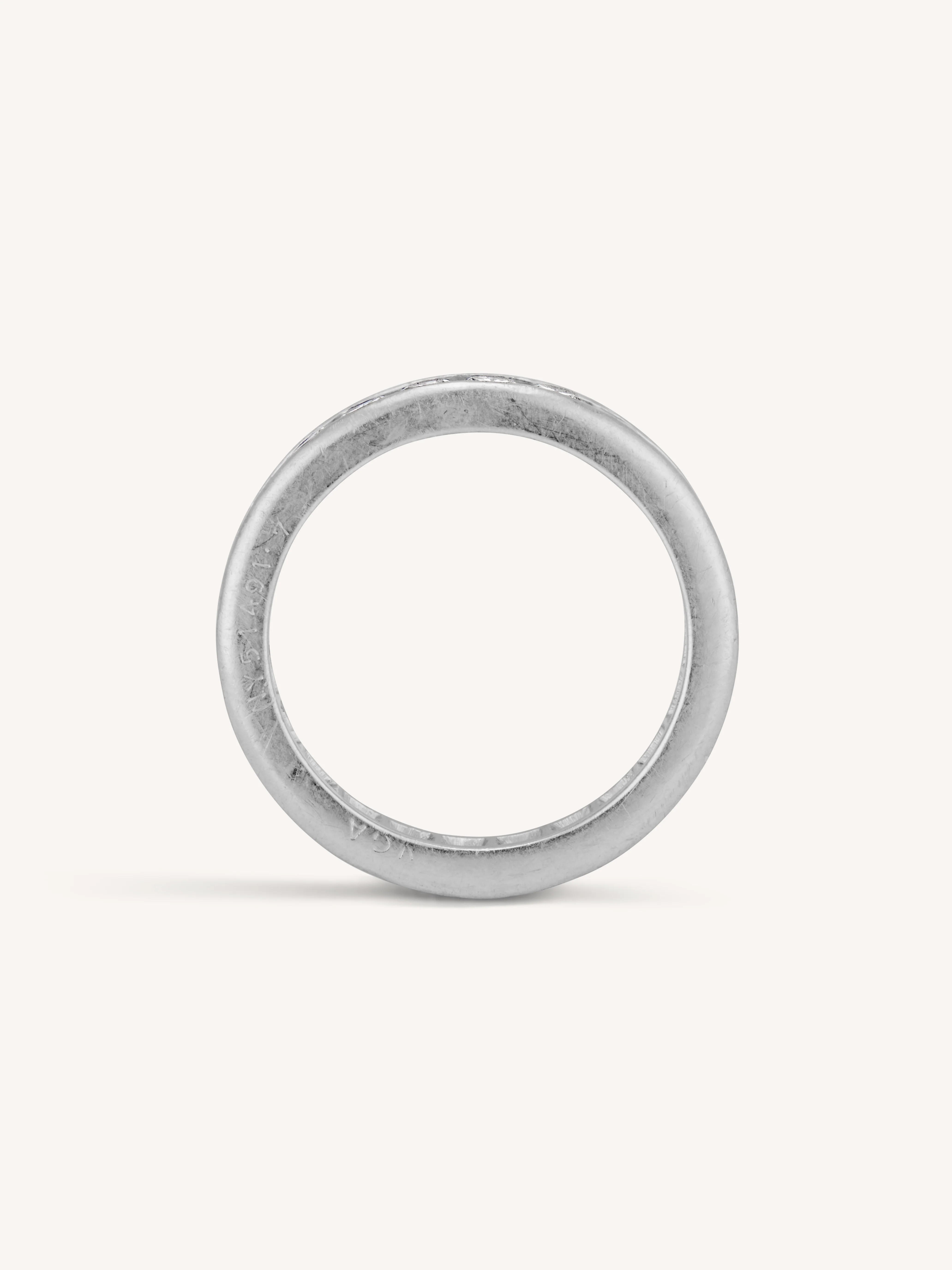 Mid Century Van Cleef & Arpels NY 1.68 Carat Round Brilliant Diamond Platinum Vintage Eternity Band, America - Image 3