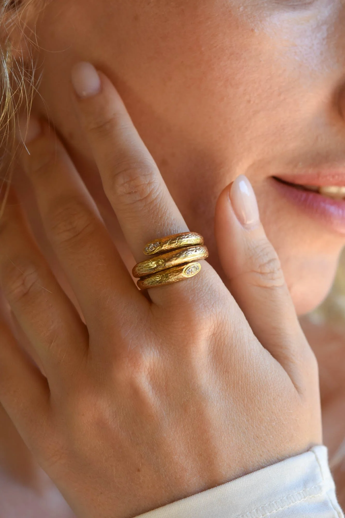 Van Cleef & Arpels Vintage 1970s Textured Gold & Diamond Serpent Ring, France - Image 6